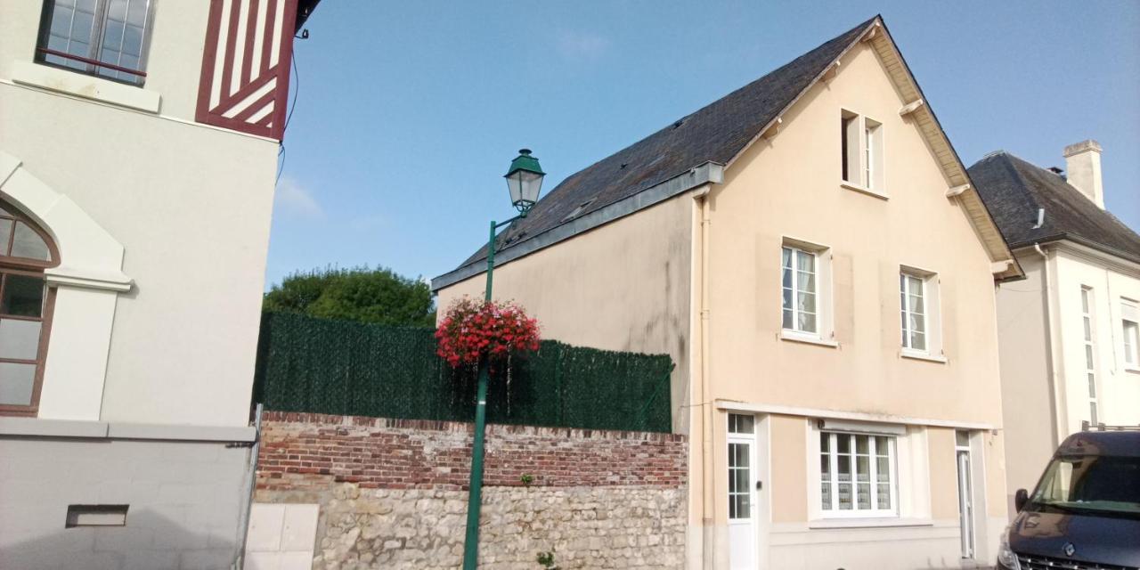 Le Deux Gaulle Apartment Le Mele-sur-Sarthe Ngoại thất bức ảnh